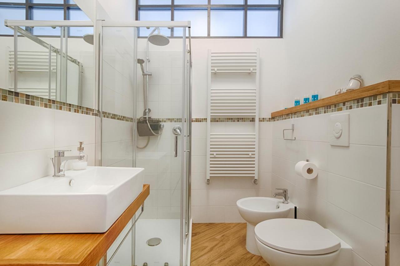 Mihaela Apartment - Charme Near The Station Trieste Exterior foto
