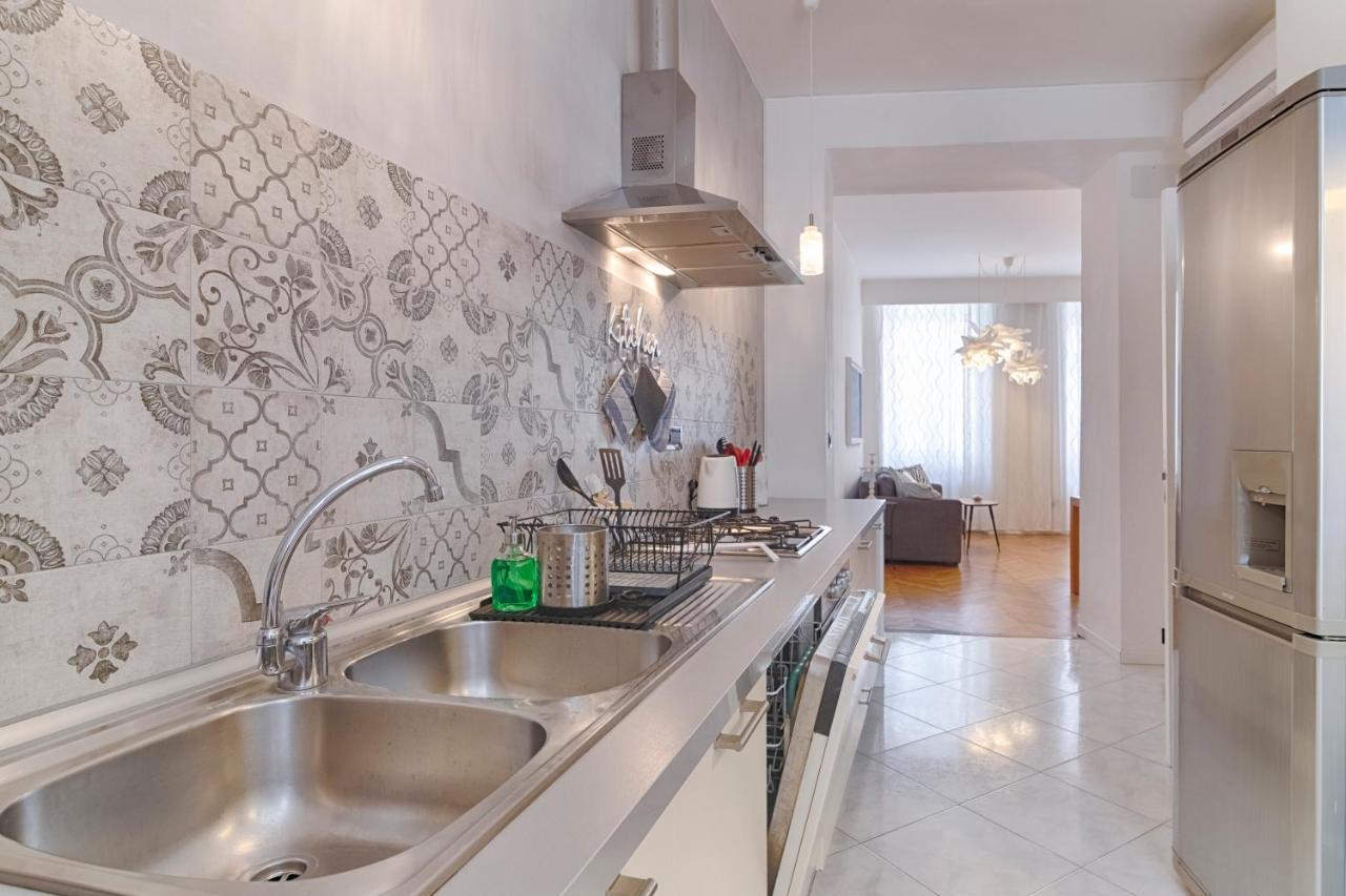 Mihaela Apartment - Charme Near The Station Trieste Exterior foto