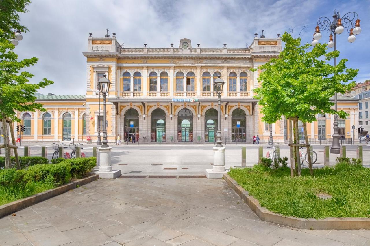 Mihaela Apartment - Charme Near The Station Trieste Exterior foto